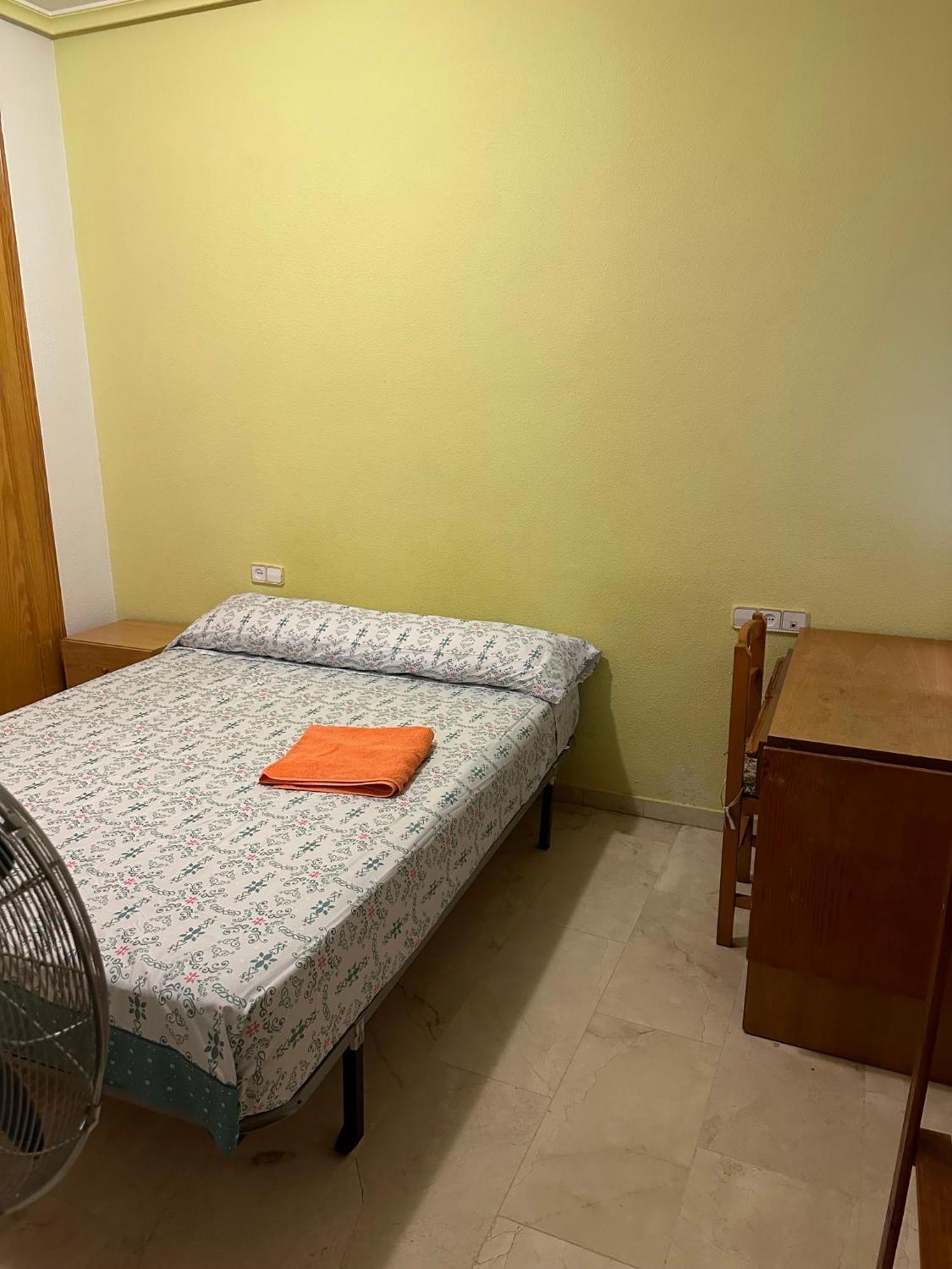 Economic Private Room In Center Of Granada Exterior foto