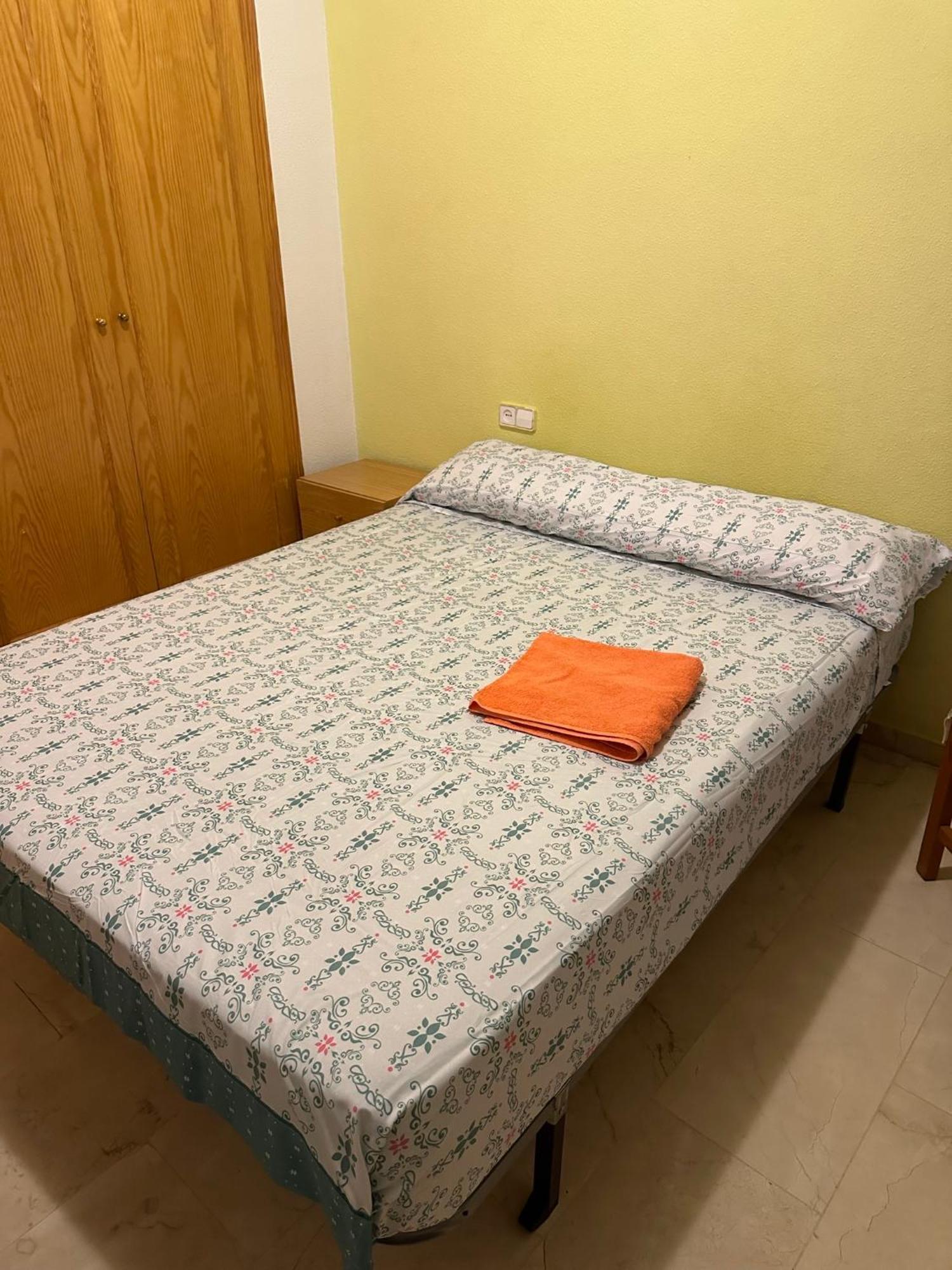 Economic Private Room In Center Of Granada Exterior foto